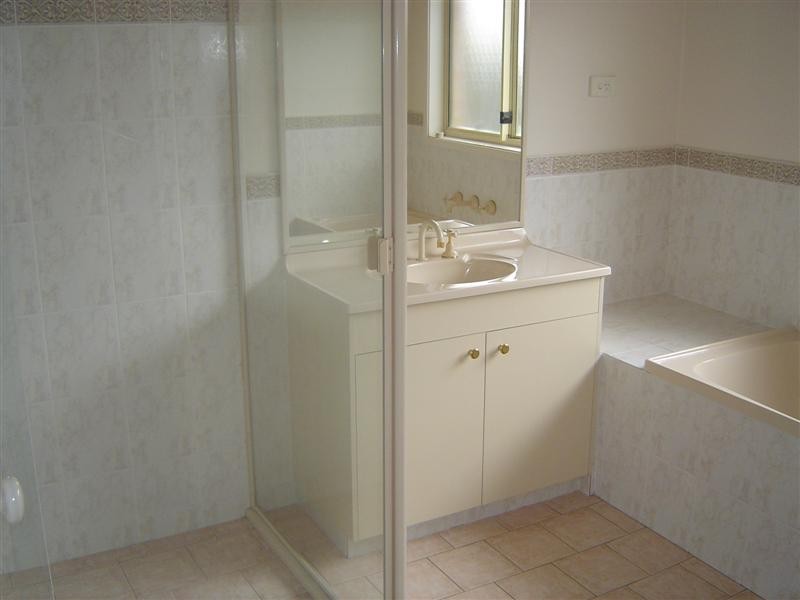 61 Aylward Avenue, Quakers Hill NSW 2763