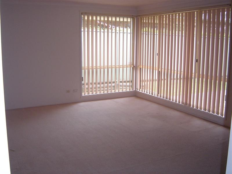 61 Aylward Avenue, Quakers Hill NSW 2763