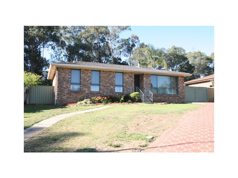 8 Morey Place, Kings Langley NSW 2147