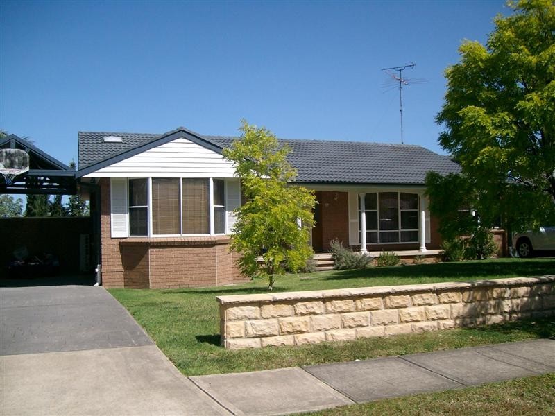 17 Shanke Crescent, Kings Langley NSW 2147