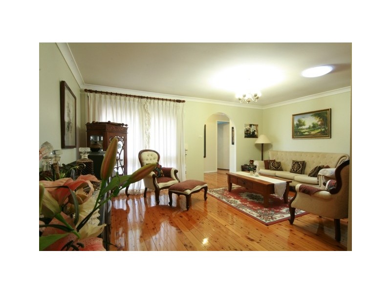 16 Elsom Street, Kings Langley NSW 2147