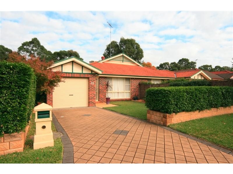 33 Manorhouse Blvd, Quakers Hill NSW 2763