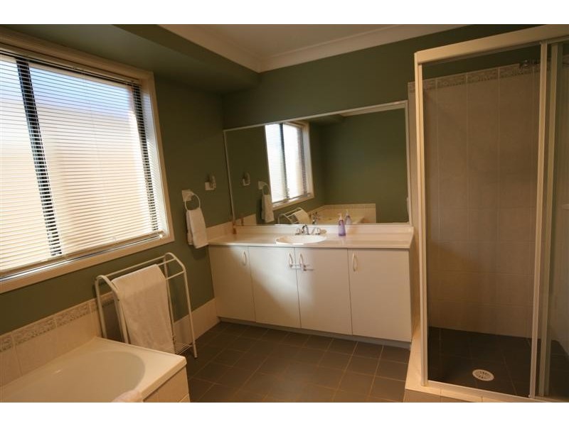 40 Sapphire Circuit, Quakers Hill NSW 2763