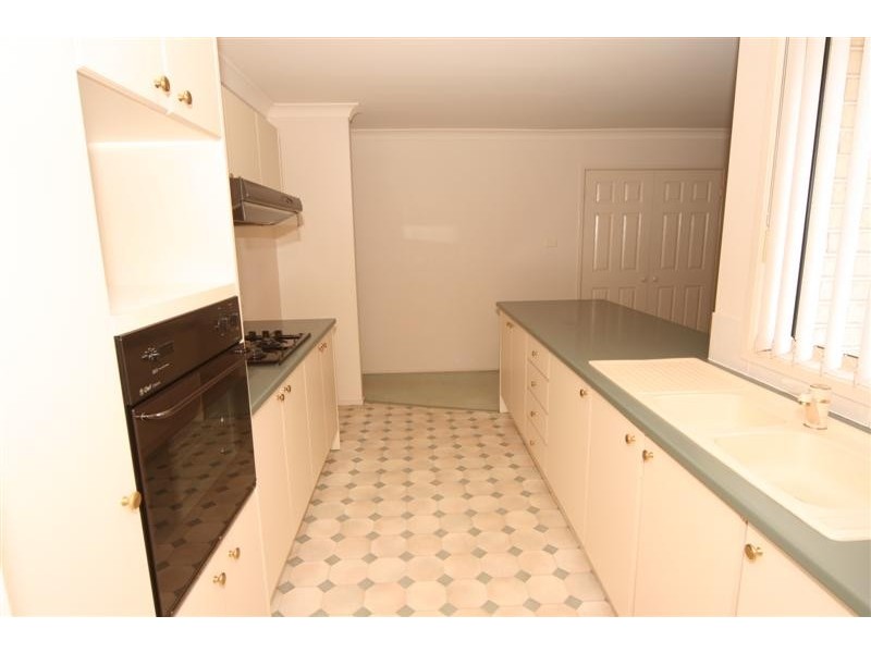 2 Henty Place, Quakers Hill NSW 2763