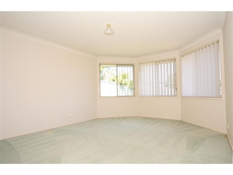 2 Henty Place, Quakers Hill NSW 2763