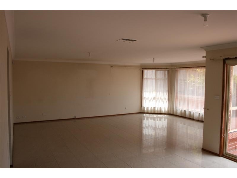 2  Crestreef Drive, Acacia Gardens NSW 2763