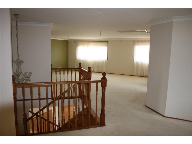 2  Crestreef Drive, Acacia Gardens NSW 2763