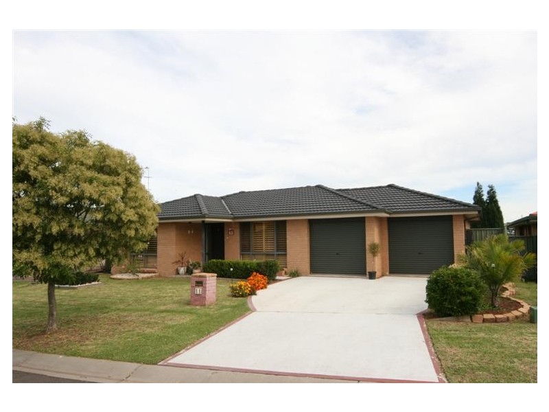 11 Silkwood Grove, Quakers Hill NSW 2763