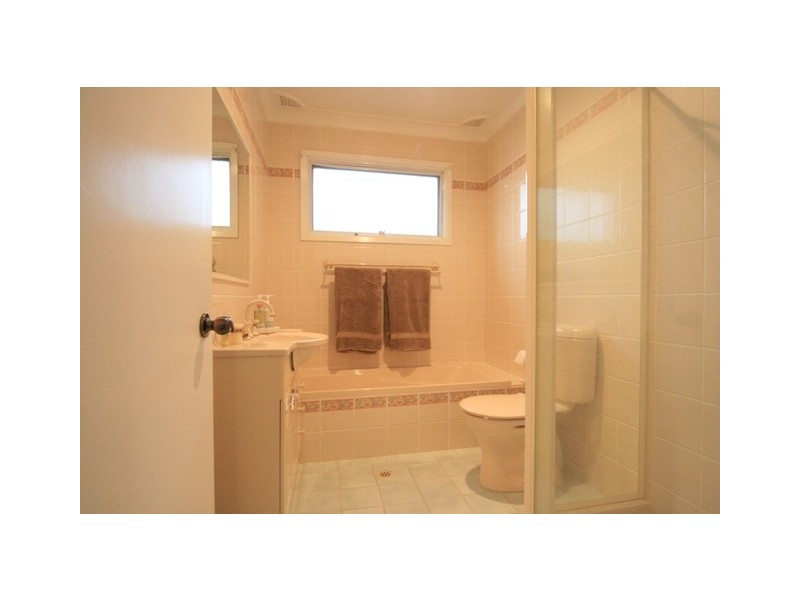 40  Collett Crescent, Kings Langley NSW 2147