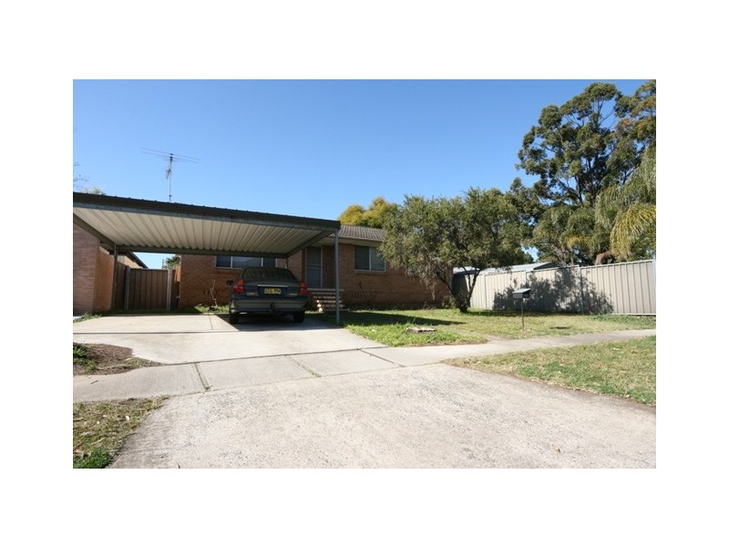 60 Tallagandra Drive, Quakers Hill NSW 2763