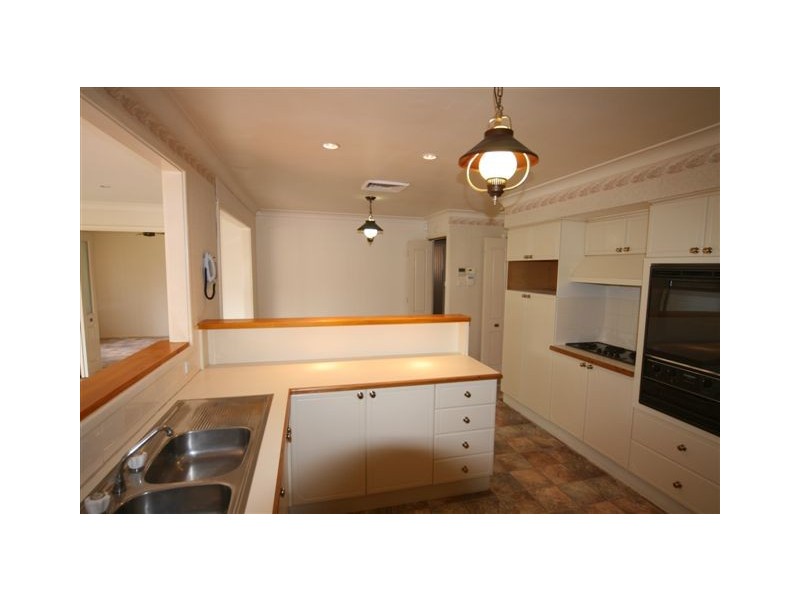 23 Hutchins Crescent, Kings Langley NSW 2147