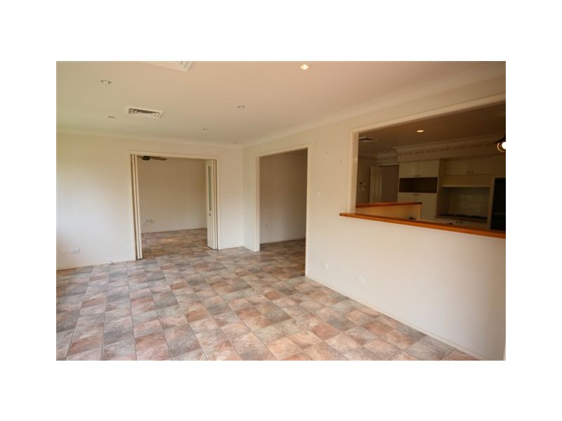 23 Hutchins Crescent, Kings Langley NSW 2147