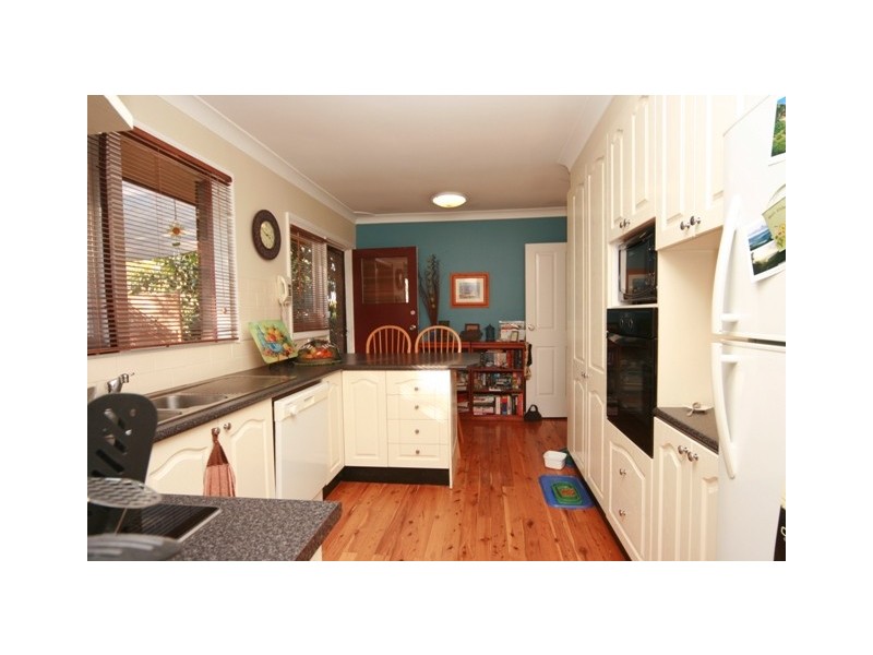 2  Reading Avenue, Kings Langley NSW 2147