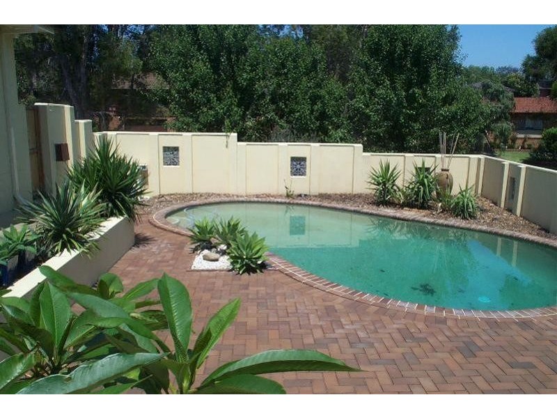 2  Wade Place, Kings Langley NSW 2147