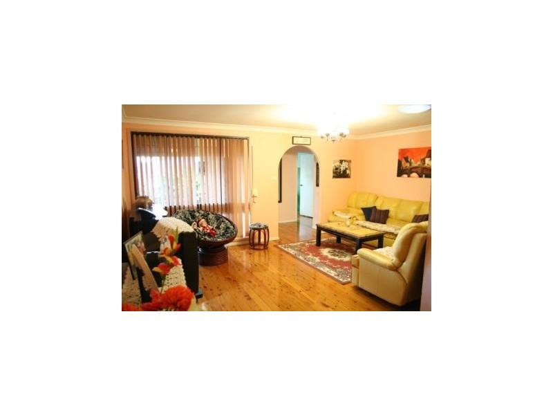 16  Elsom Street, Kings Langley NSW 2147