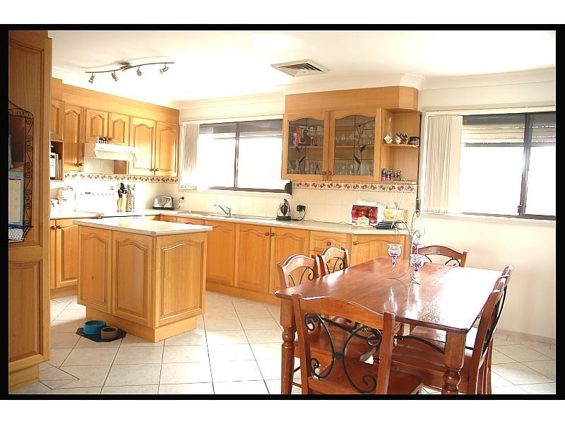 48  Warrimoo Drive, Quakers Hill NSW 2763