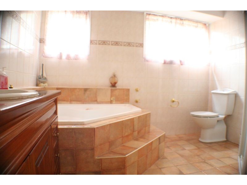 84   Faulkland Crescent, Kings Park NSW 2148