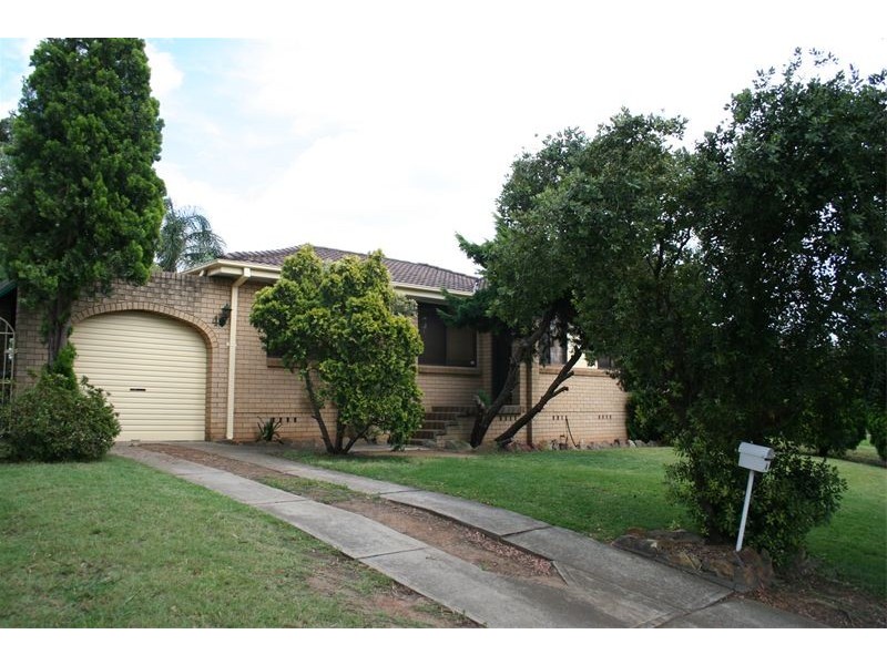 4  Faulkland Crescent, Kings Park NSW 2148