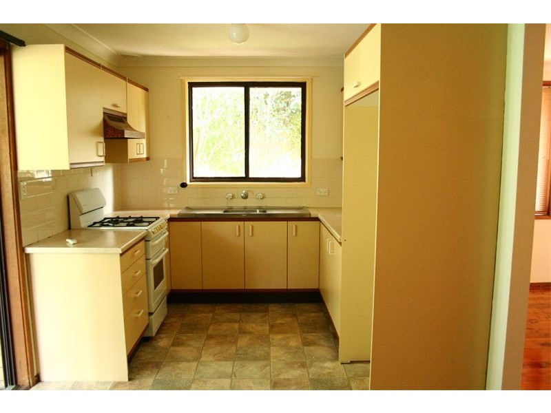4  Faulkland Crescent, Kings Park NSW 2148