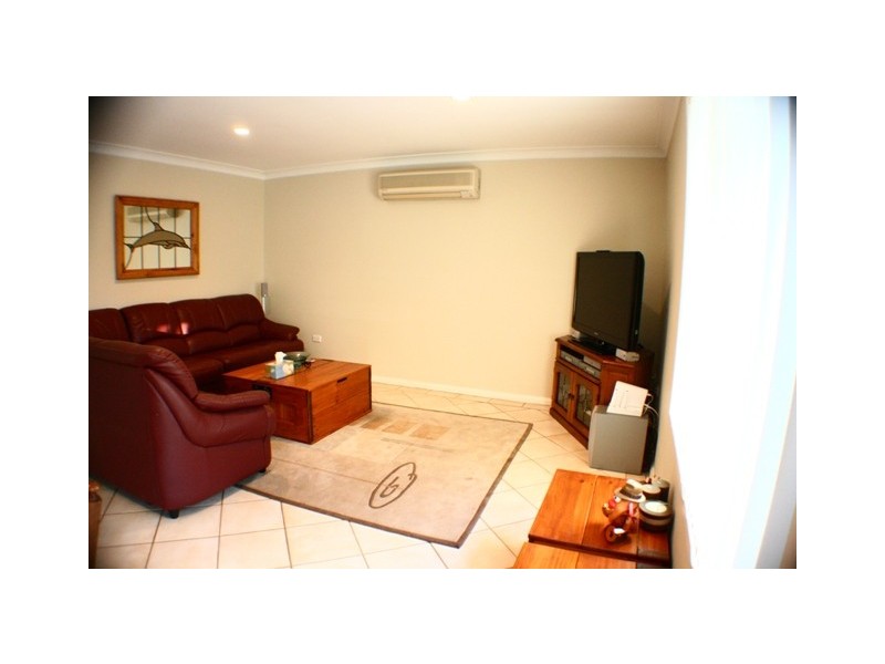 8  Madeira Avenue, Kings Langley NSW 2147