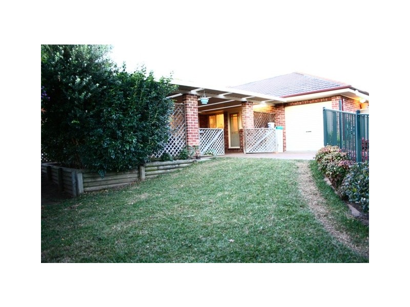 27  Baron Close, Kings Langley NSW 2147
