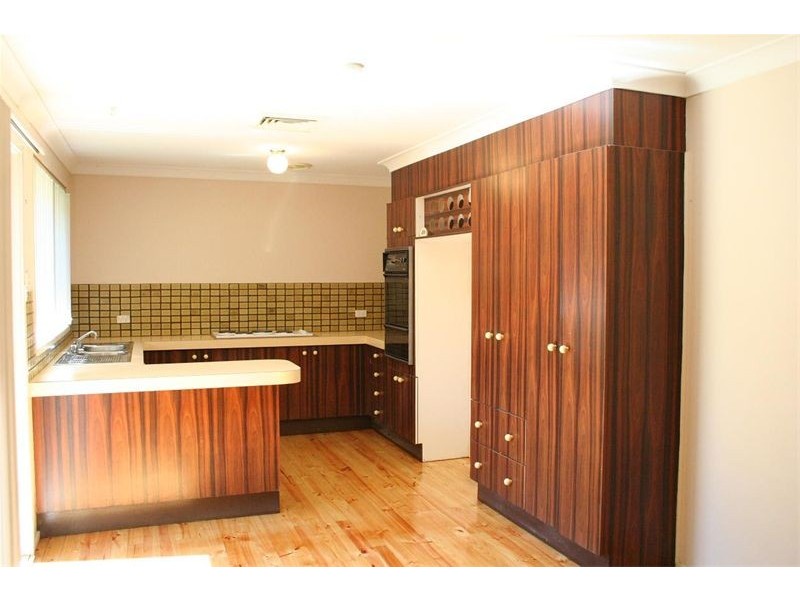 19 Hugh Place, Kings Langley NSW 2147