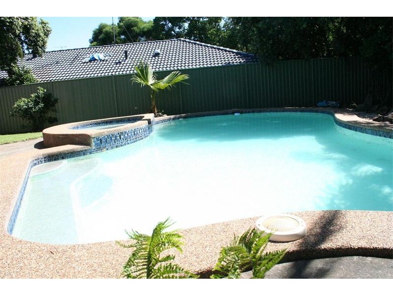 19 Hugh Place, Kings Langley NSW 2147