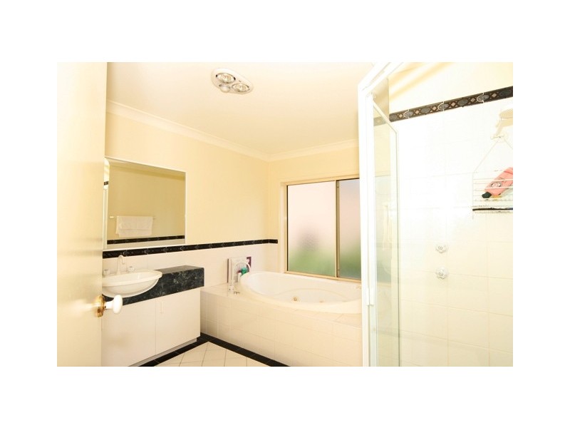 8 Stefie Place, Kings Langley NSW 2147