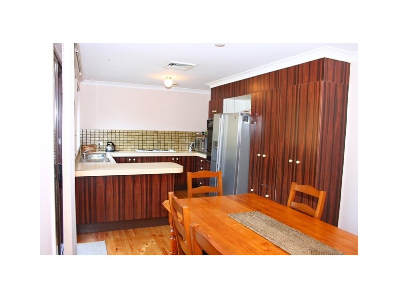 19 Hugh Place, Kings Langley NSW 2147