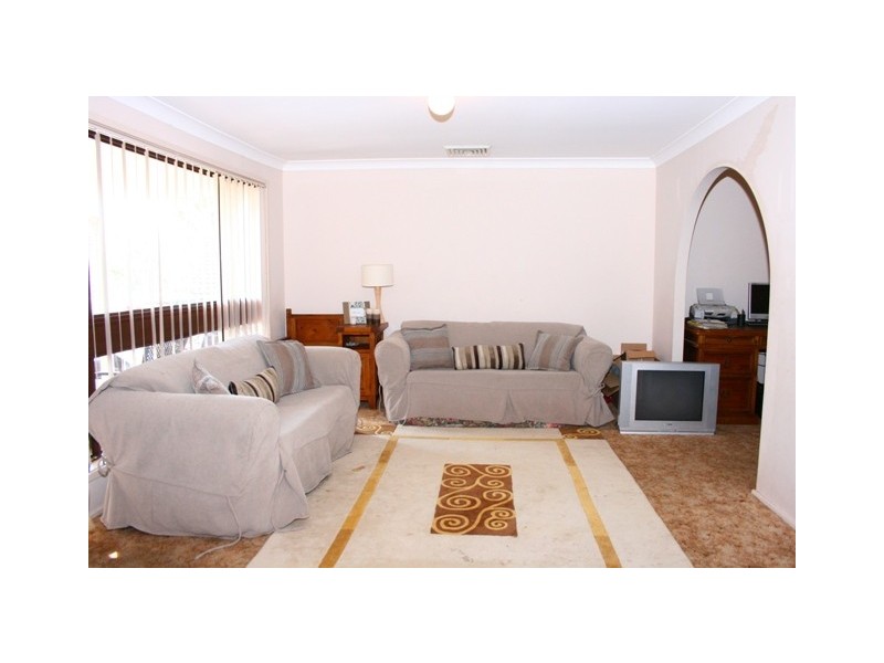 19 Hugh Place, Kings Langley NSW 2147