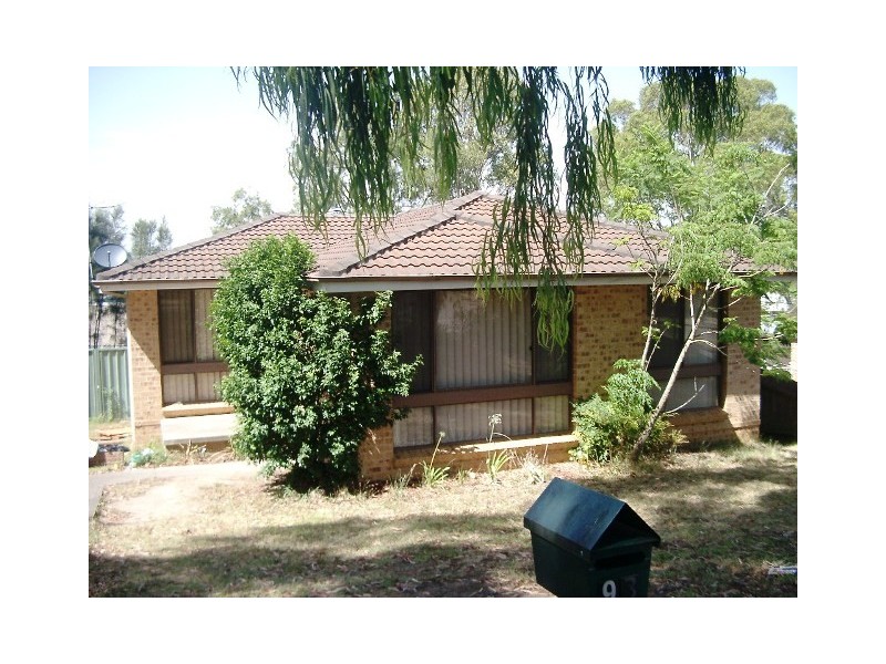 93 Faulkland Crescent, Kings Park NSW 2148