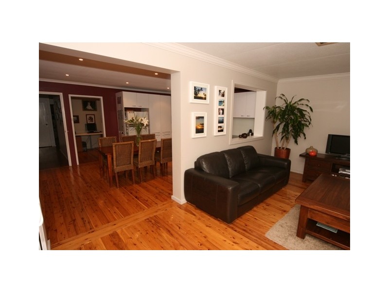 114  James Cook Drive, Kings Langley NSW 2147