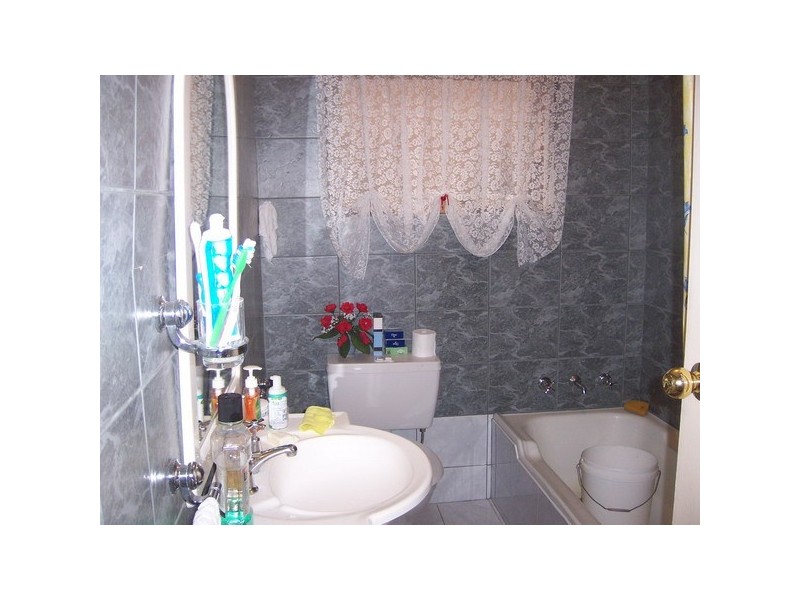 2/80 Northumberland Rd, Auburn NSW 2144