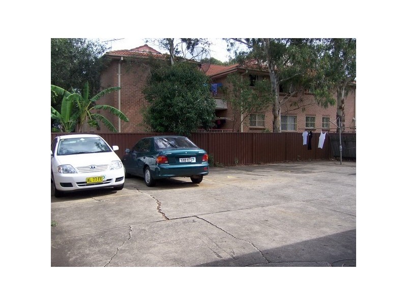 2/80 Northumberland Rd, Auburn NSW 2144