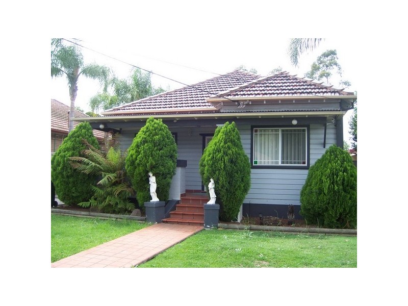 18 Talbot Rd, Guildford NSW 2161