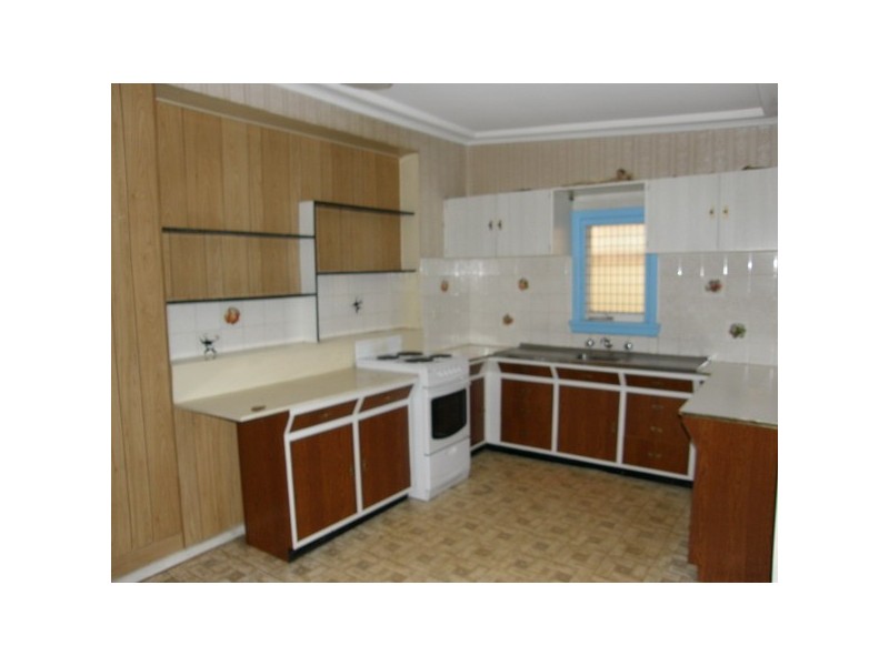 4 Kent St, Regents Park NSW 2143