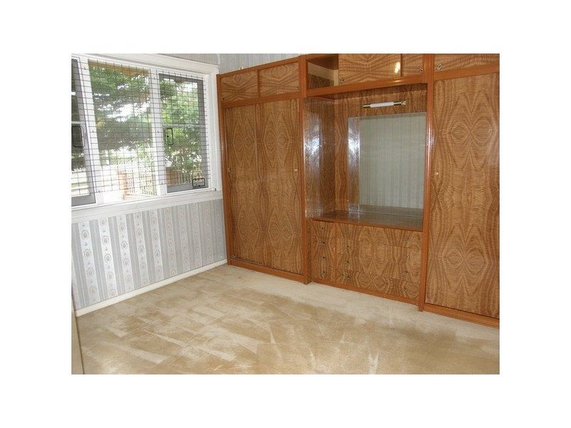 4 Kent St, Regents Park NSW 2143