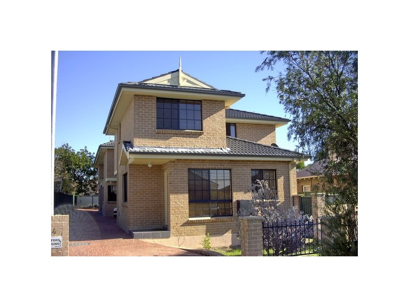 3/4 Cockthorpe Rd, Auburn NSW 2144