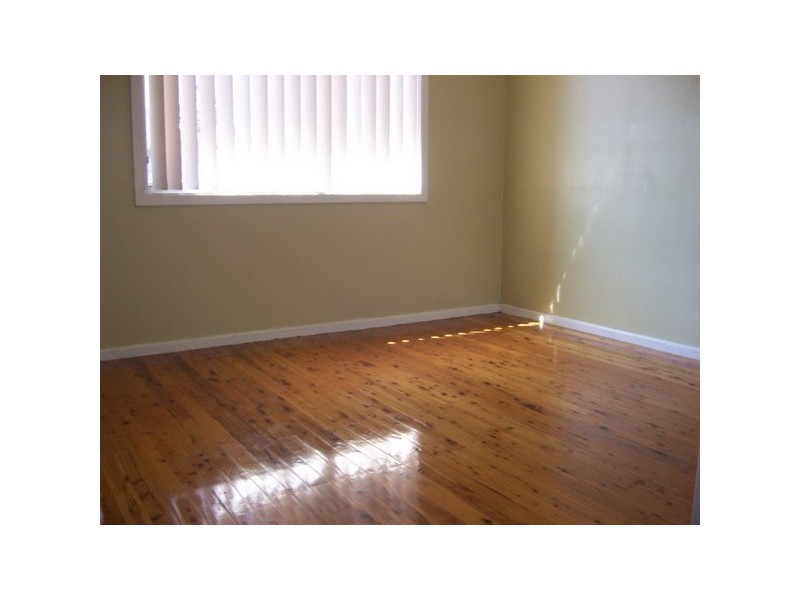 8 Cornwall Rd, Auburn NSW 2144