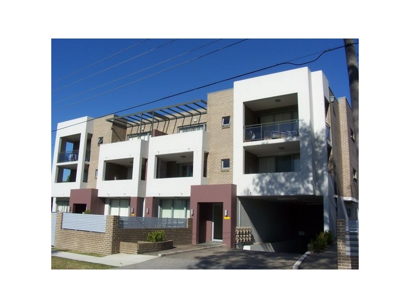 2/62 Railway Tce, Merrylands NSW 2160