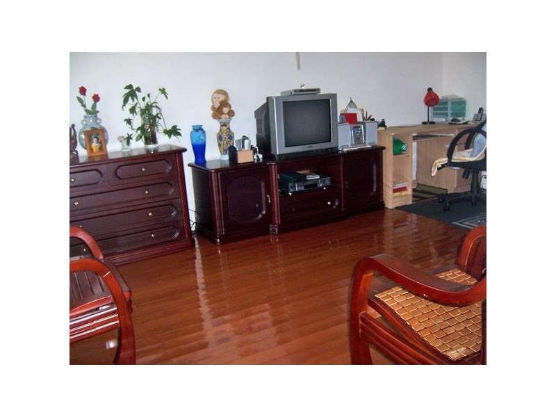 4 Wilson Ave, Regents Park NSW 2143