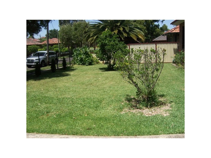 4 Wilson Ave, Regents Park NSW 2143