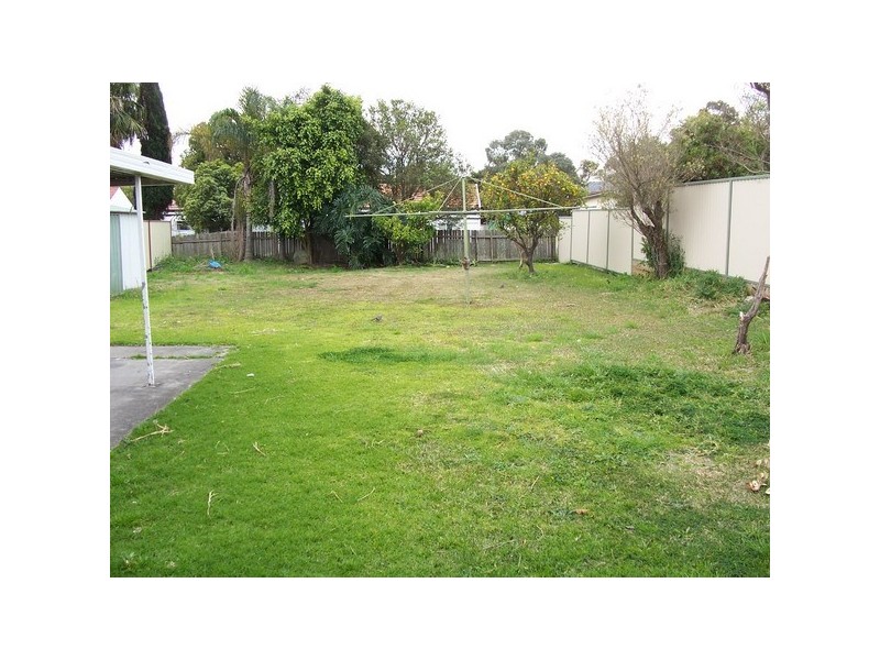 18 Chifley Ave, Sefton NSW 2162