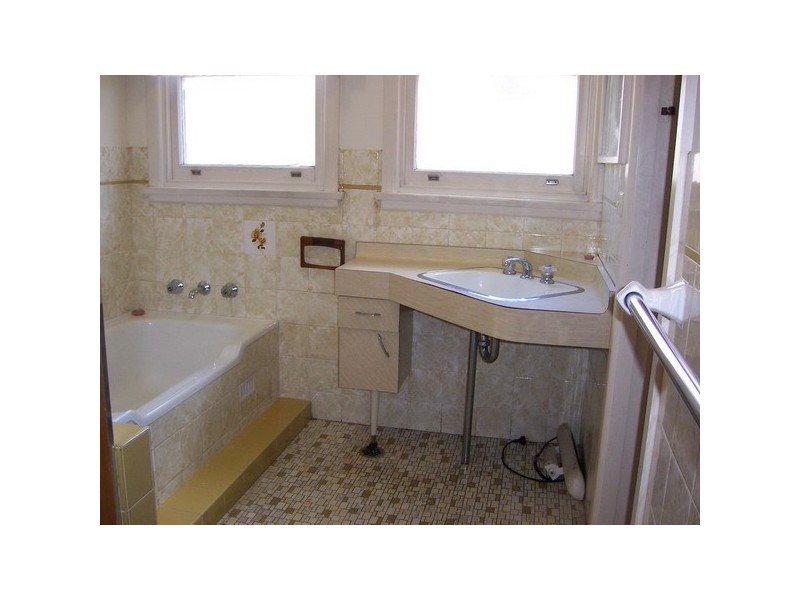 252 Nottinghill Rd, Regents Park NSW 2143