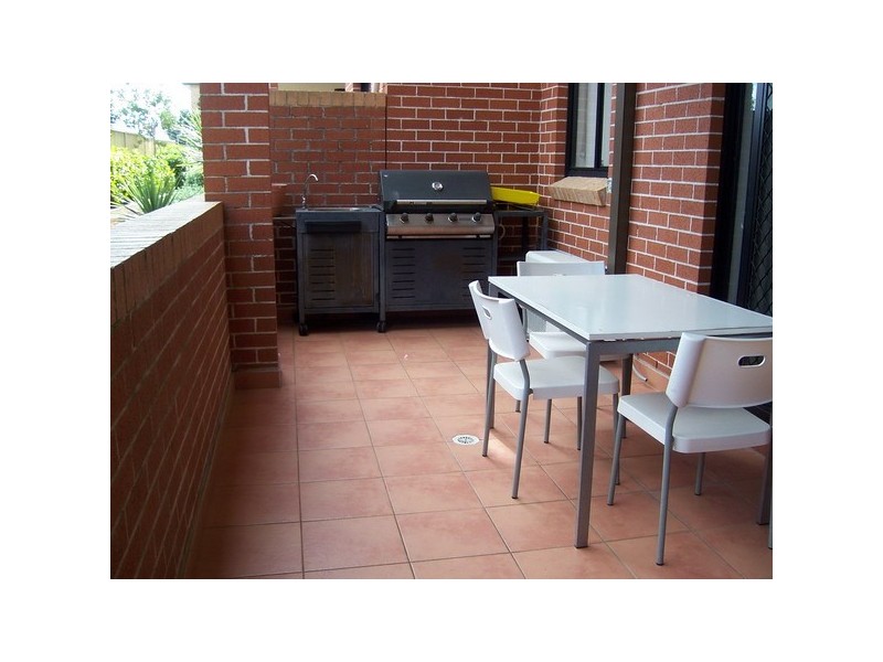 17/7-11 Kitchener Ave, Regents Park NSW 2143