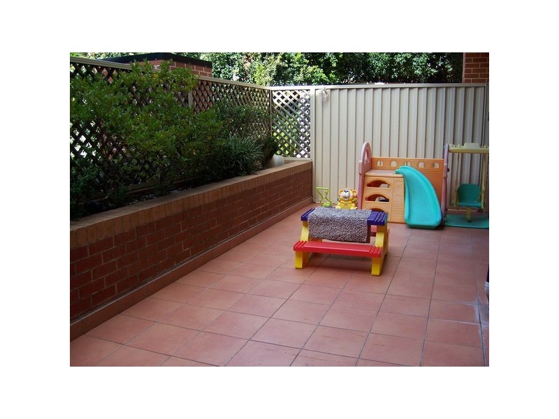 17/7-11 Kitchener Ave, Regents Park NSW 2143