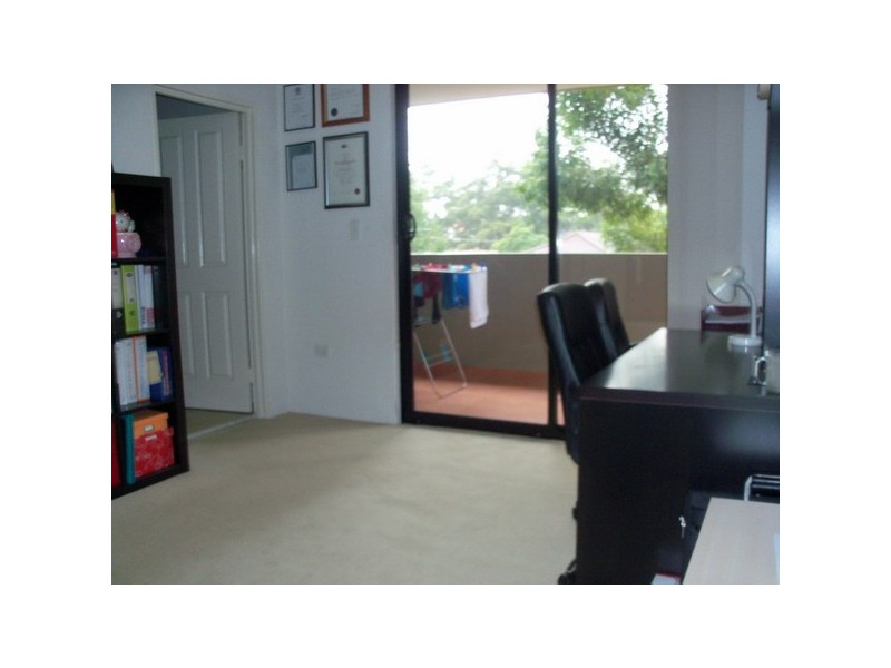 4/7-11 Kitchener  Avenue, Regents Park NSW 2143