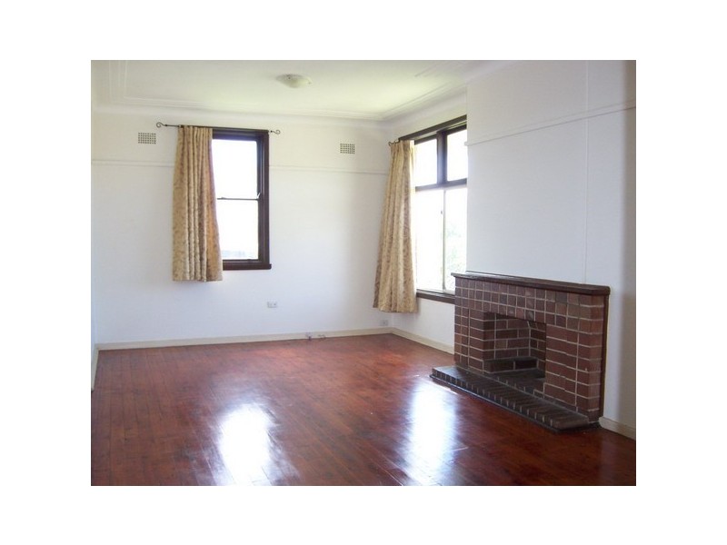 6 Regents St, Regents Park NSW 2143