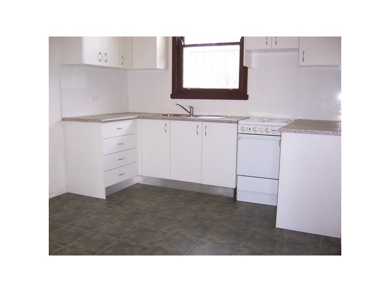 6 Regents St, Regents Park NSW 2143