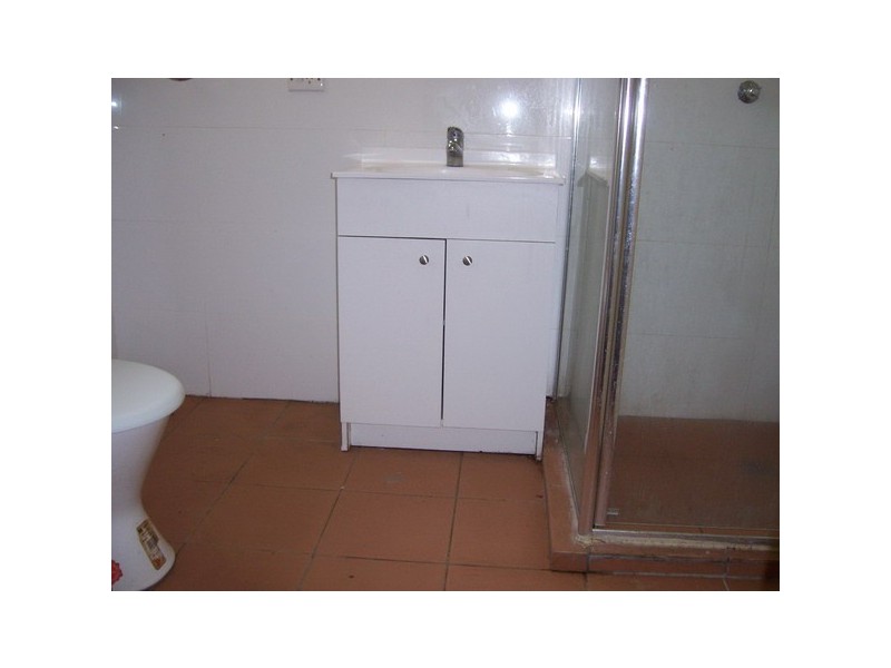 6 Regents St, Regents Park NSW 2143